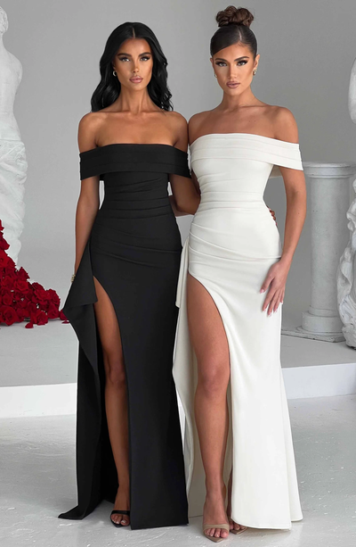 Modisches Kleid mit Schlitz